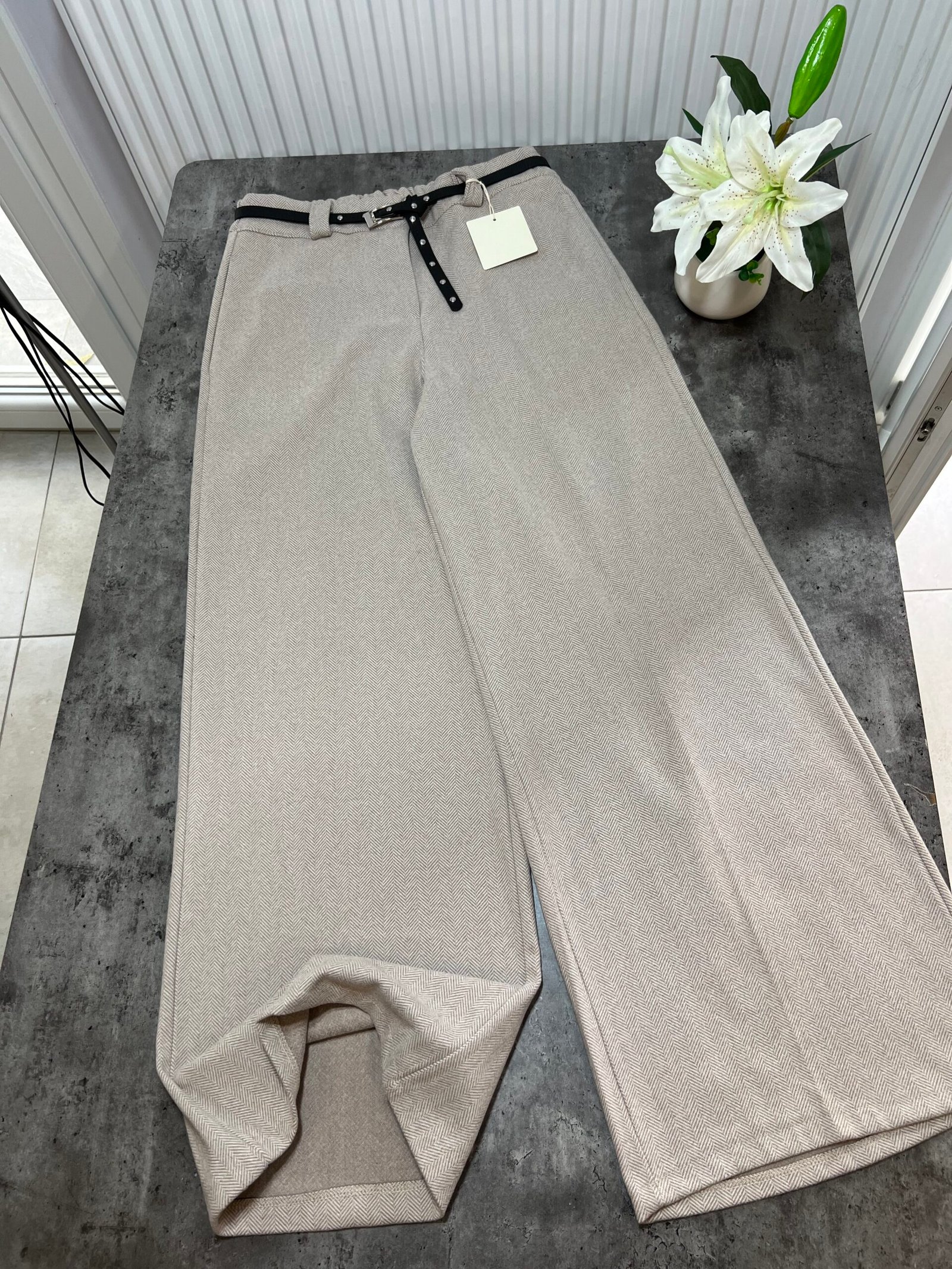 PANTALLONA TË GJATA STOFI