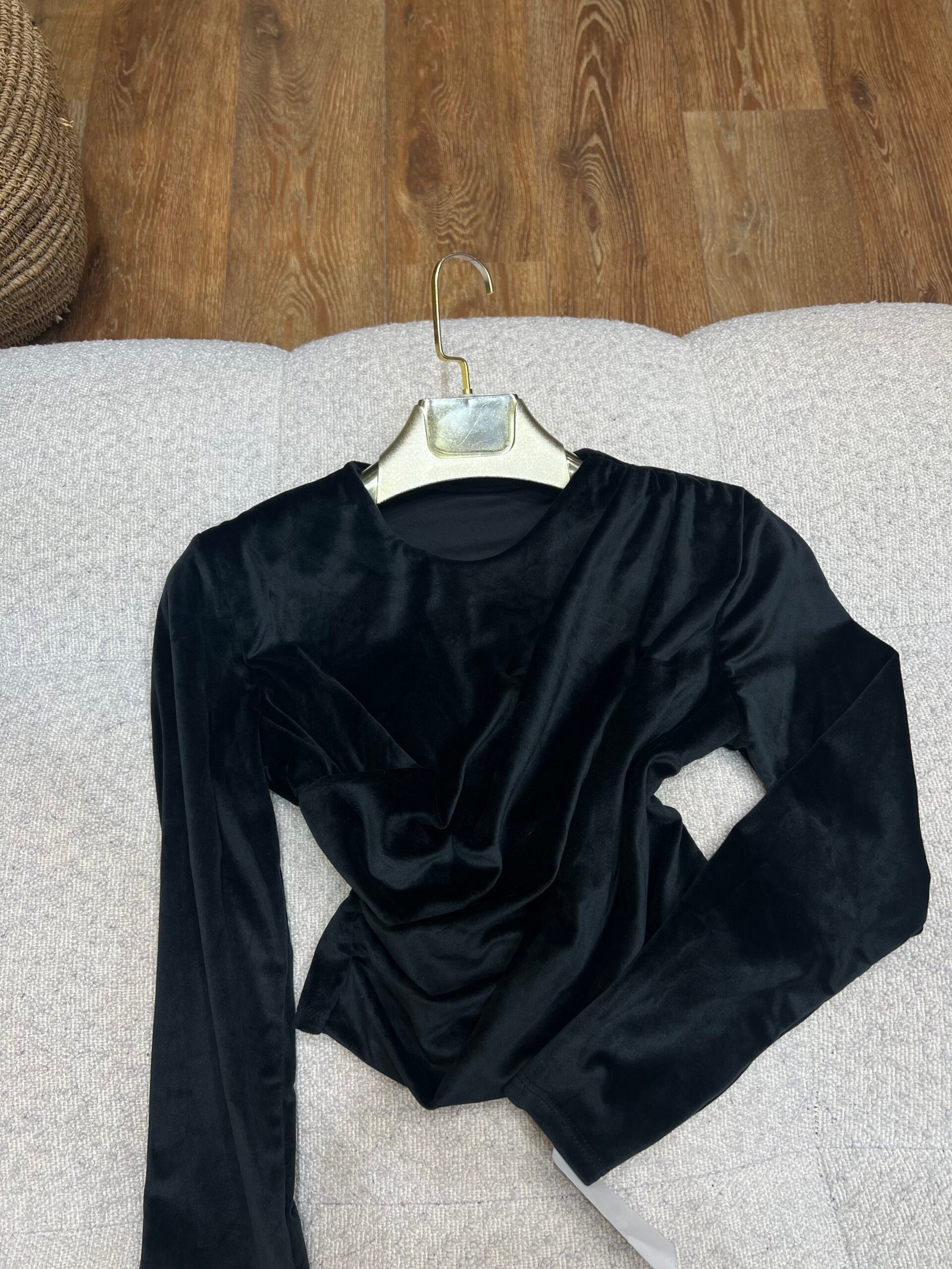 BLUZE VELVET E SHKURTER