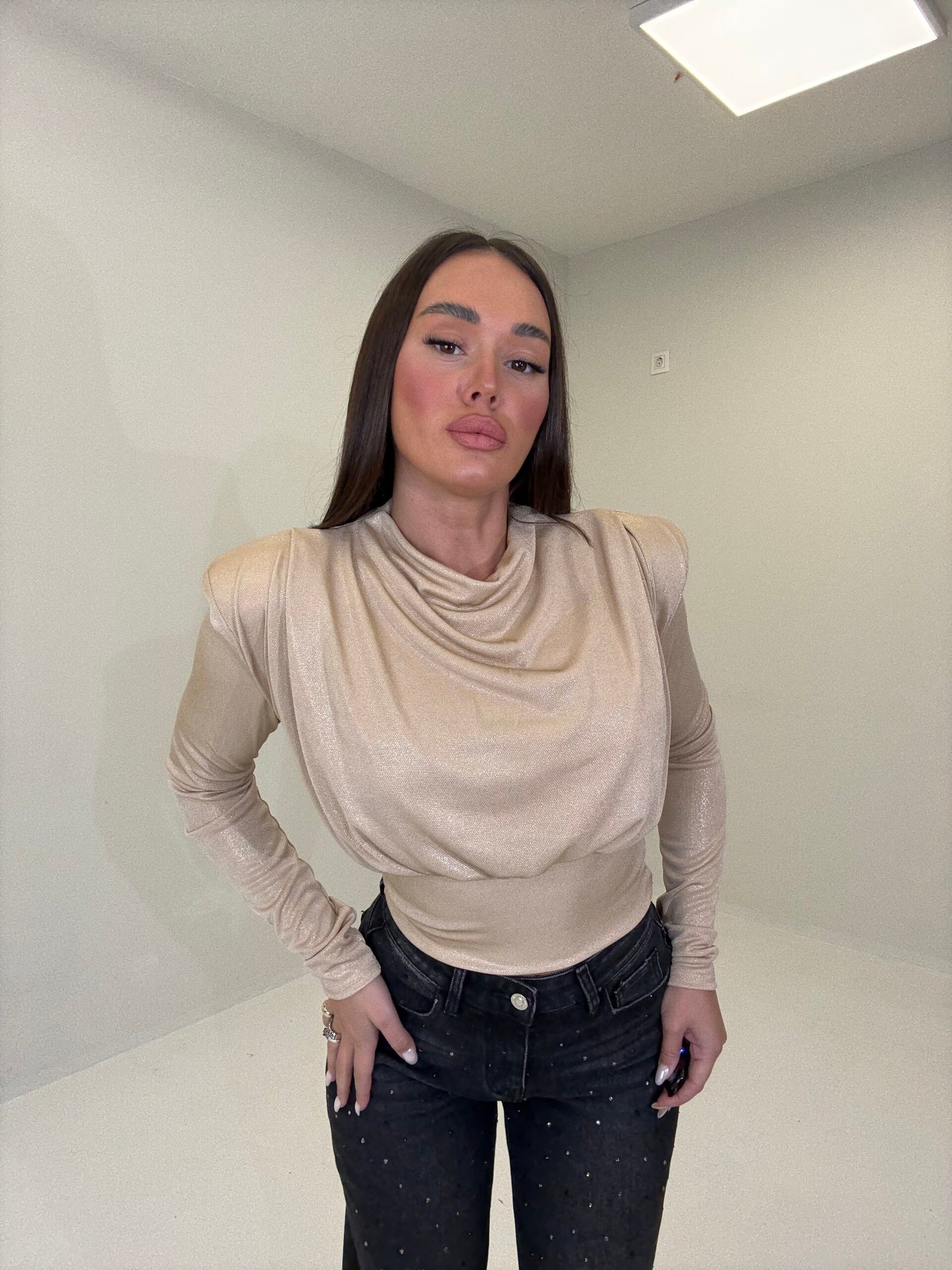 PULOVER E SHKURTER ME VATA