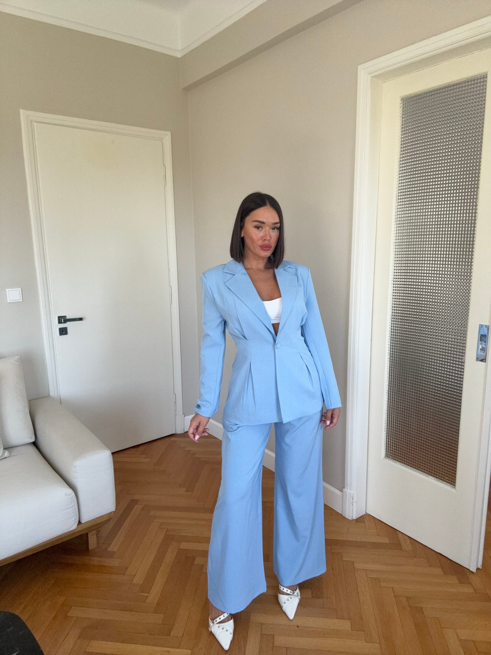 KOSTUM KLASIK ME XHAKETE HOURGLASS CUT