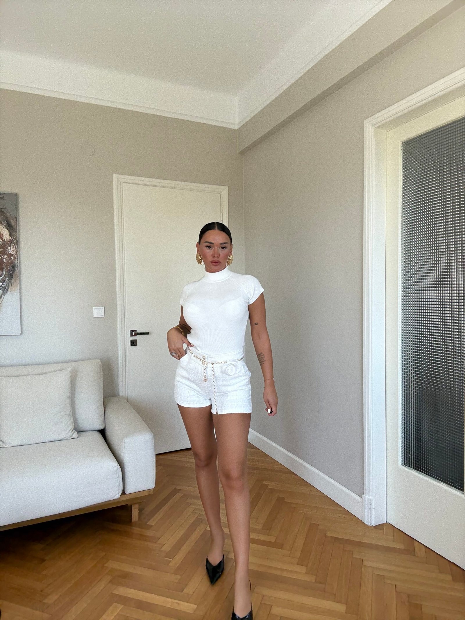 PANTALLONA TË SHKURTRA TWEED ME RRIP DEKORATIV