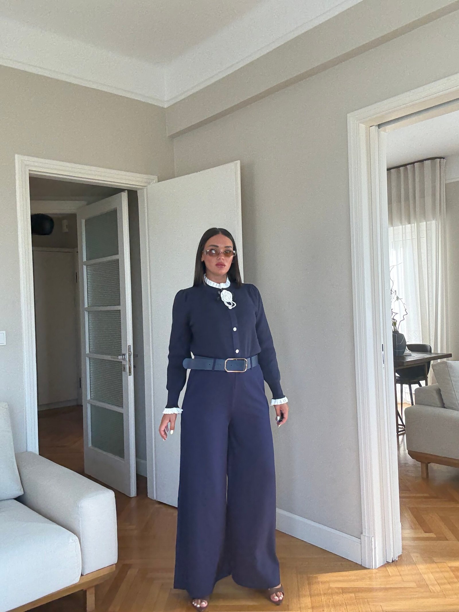 PANTALLONA ME BEL TË LARTË & PRERJE TË GJERË