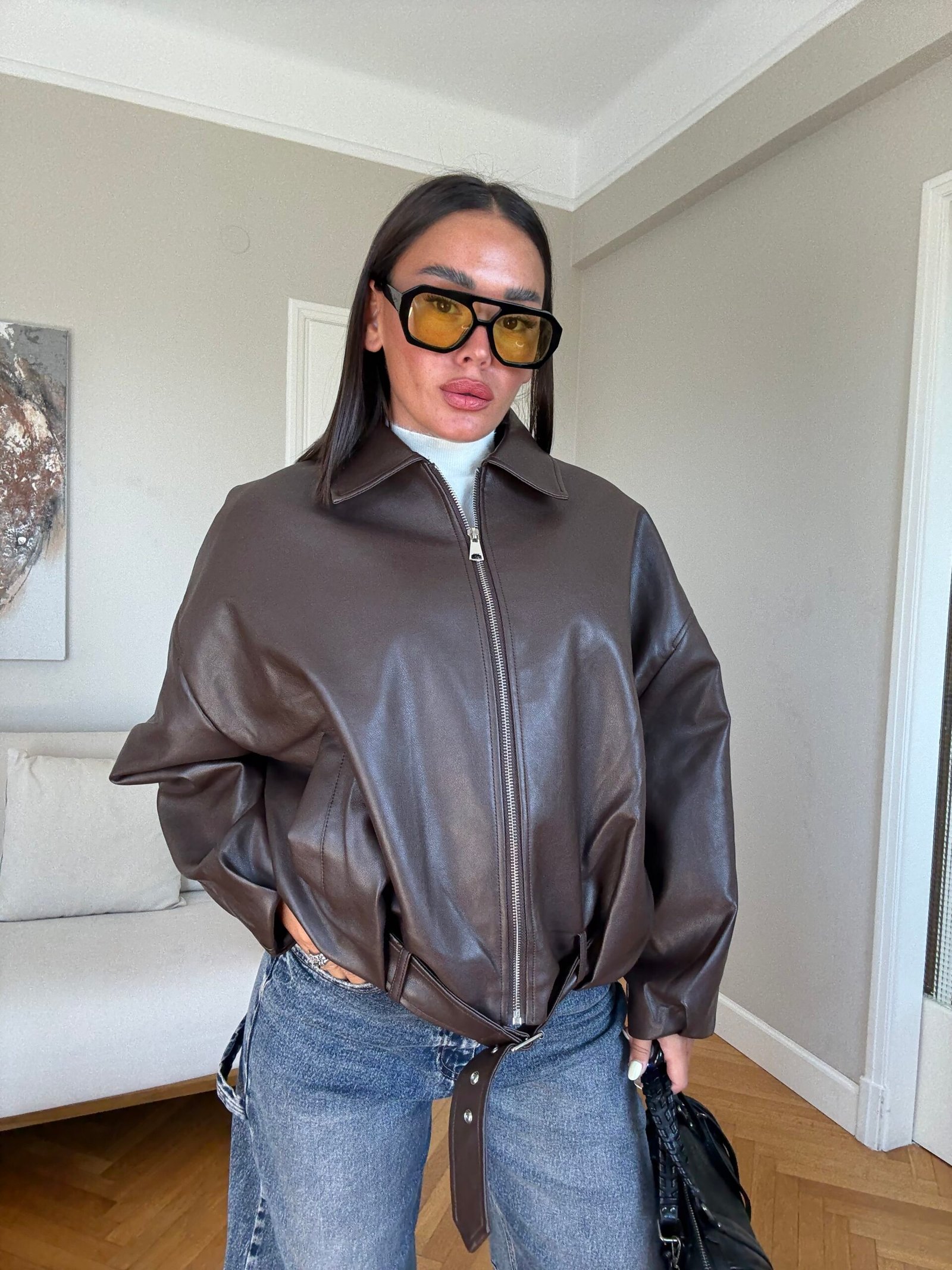 BOMBER LËKURE ME PRERJE OVERSIZE