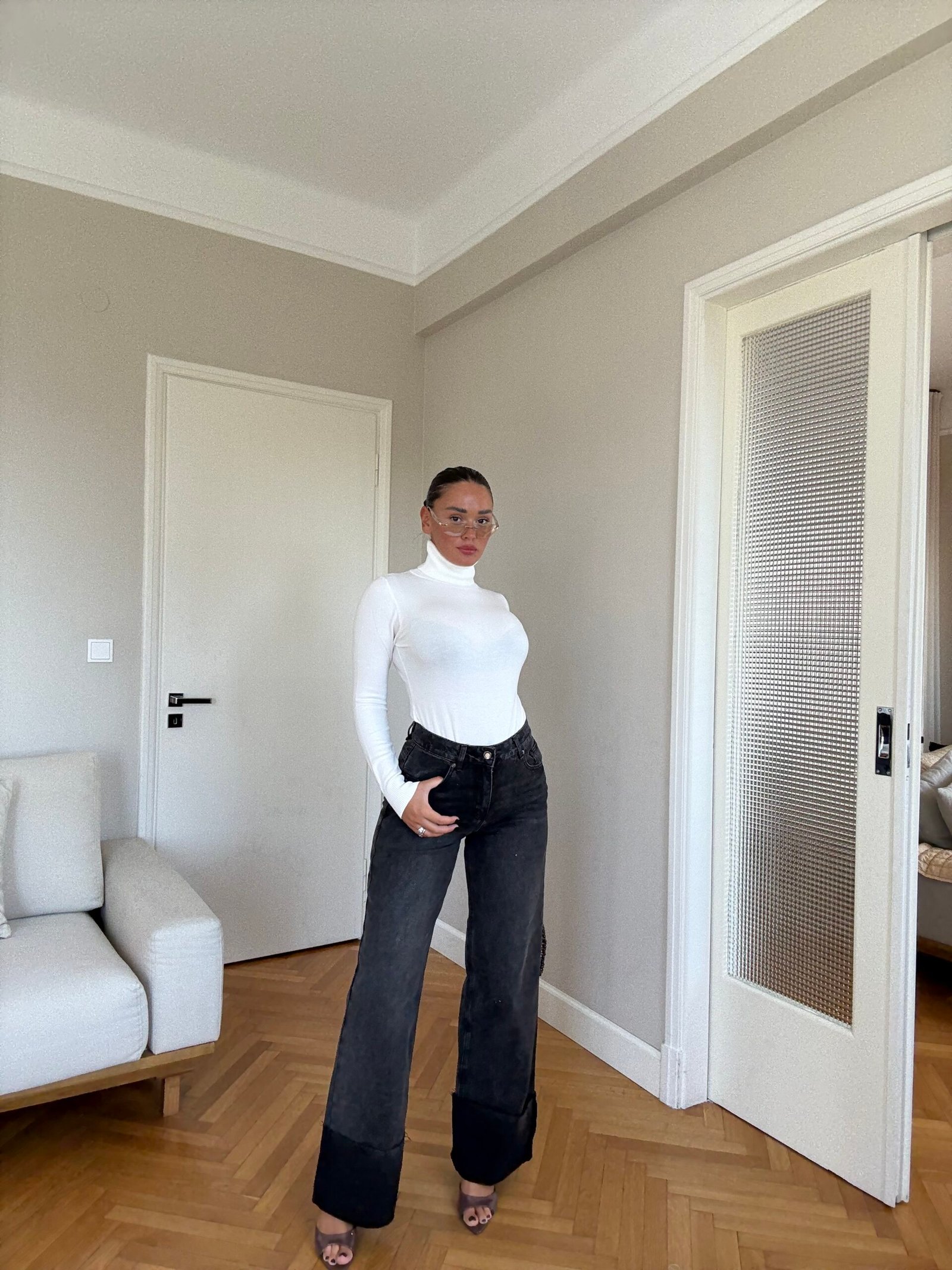 XHINSE WIDE LEG ME BEL TË LARTË DHE KTHIM NGA FUNDI