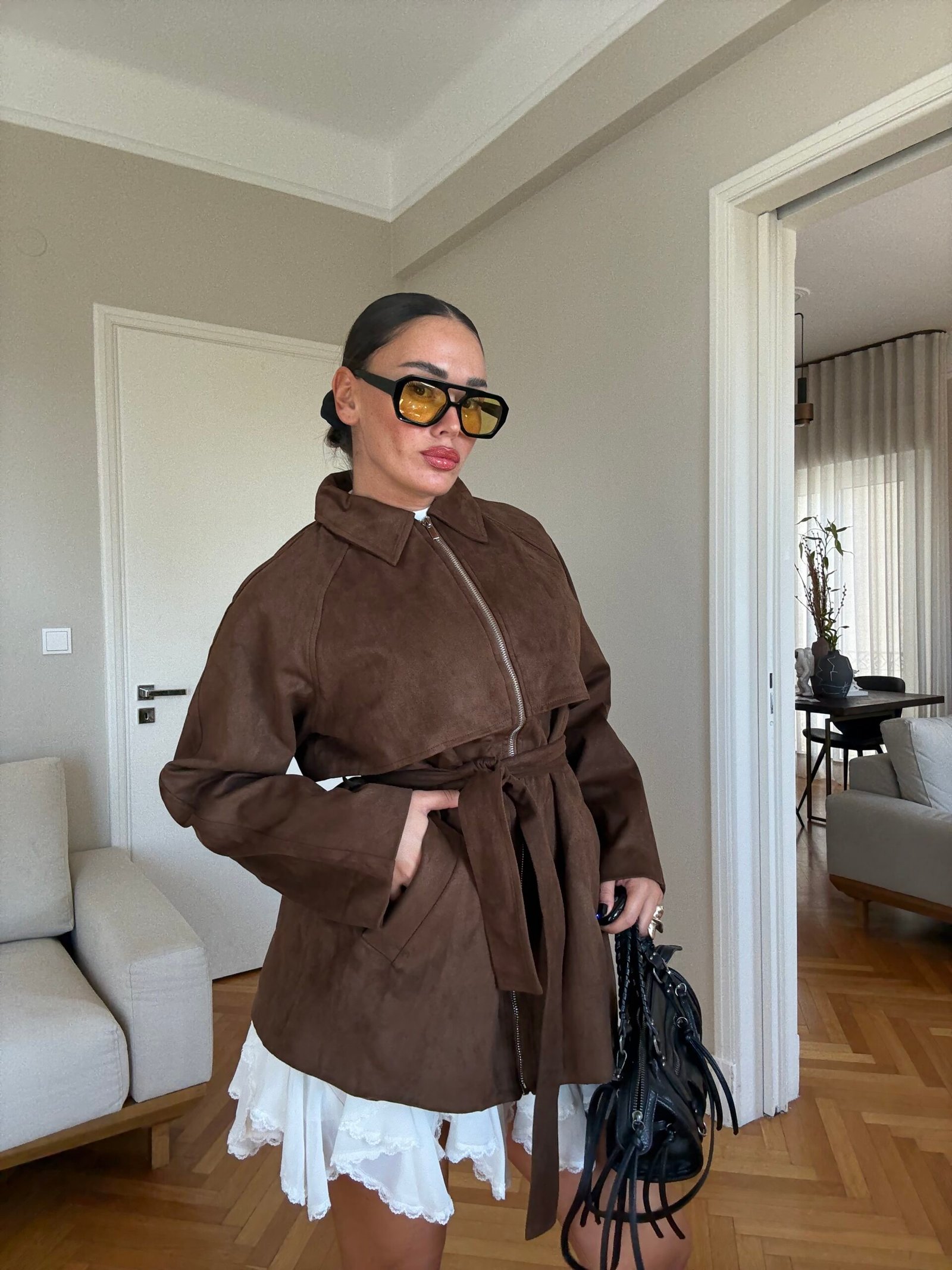 XHAKETË OVERSIZED SUEDE ME RRIP NË BEL