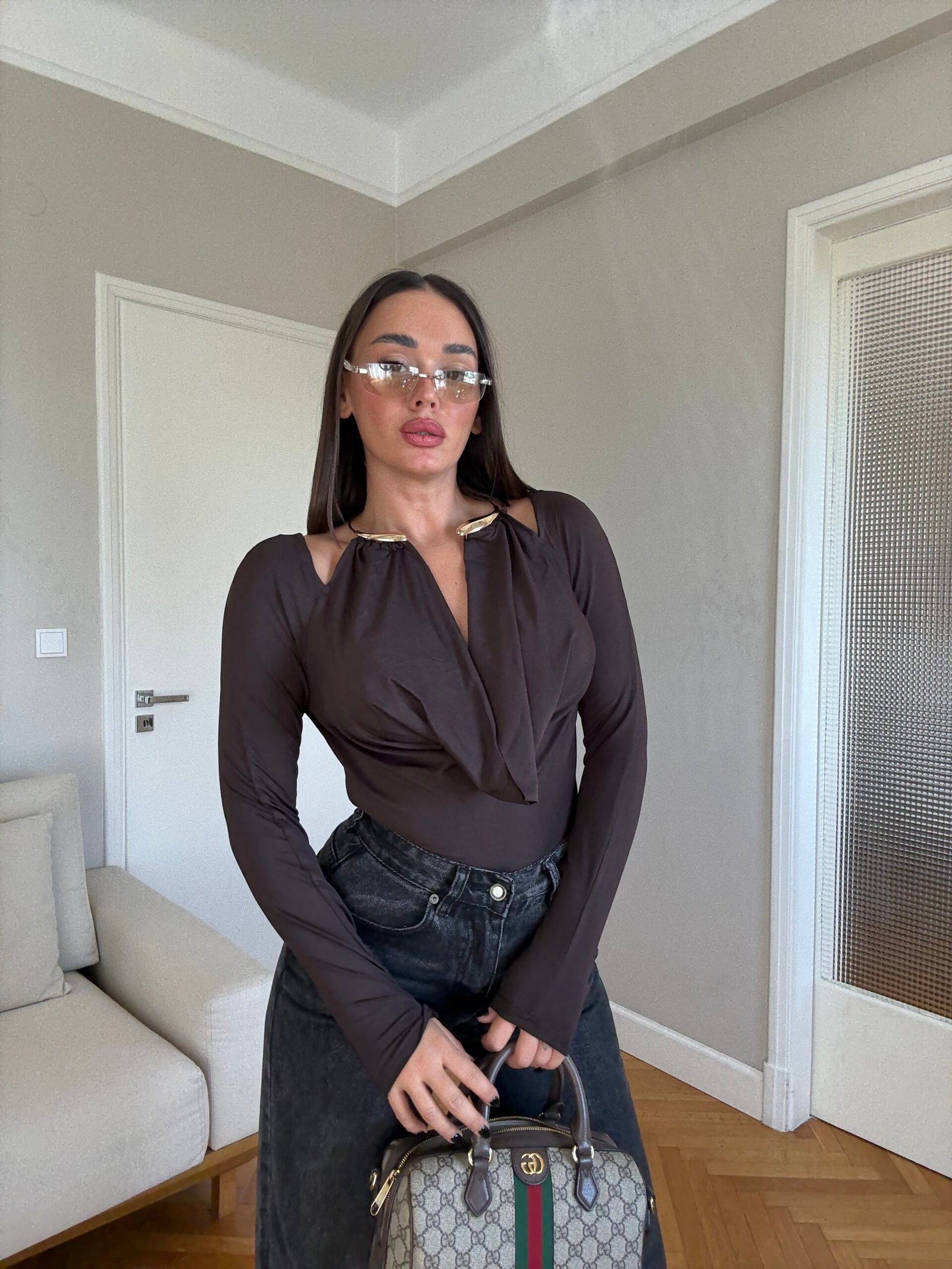 BLUZË ELEGANTE ME JAKË METALIKE