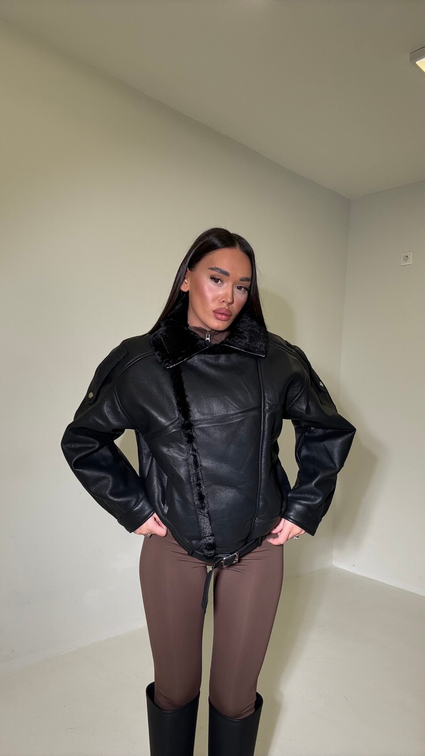 XHAKETË AVIATOR ME PELLUSH BRENDA