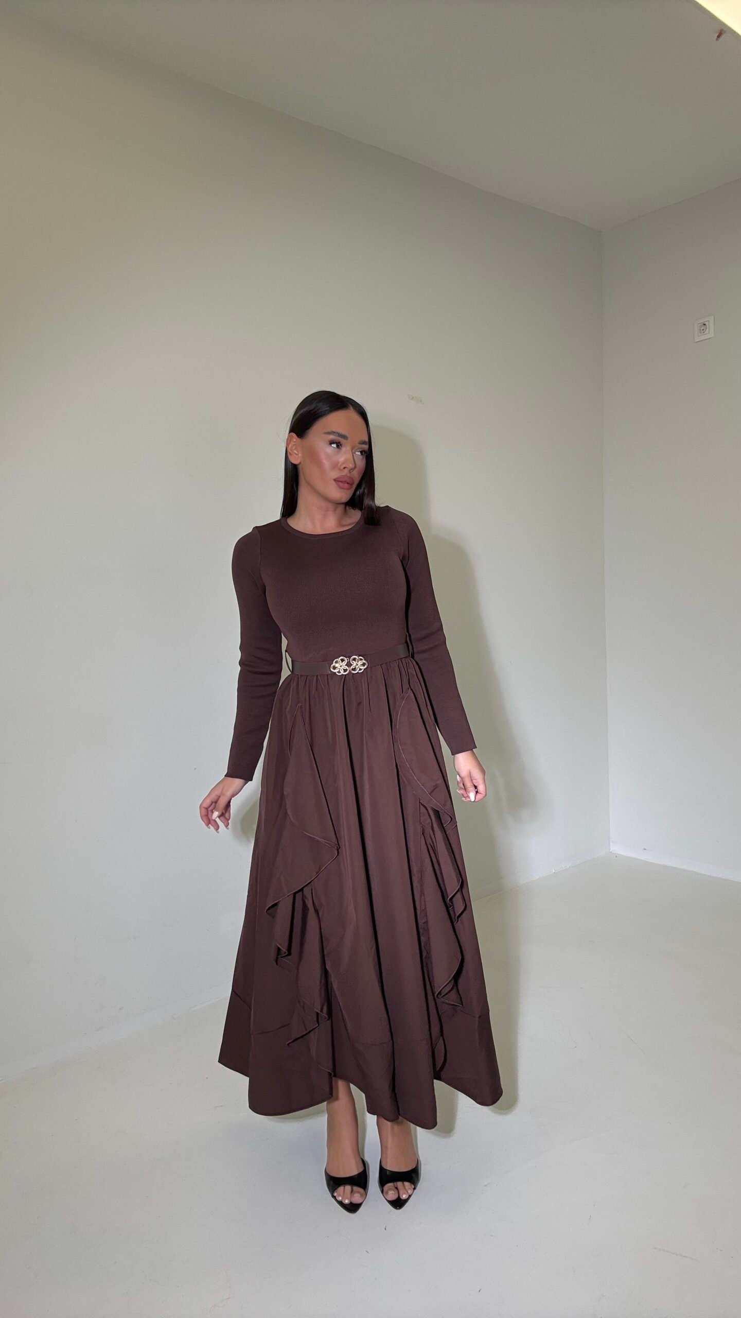 FUSTAN MAXI ME FRUDHA DHE RRIP NË BEL