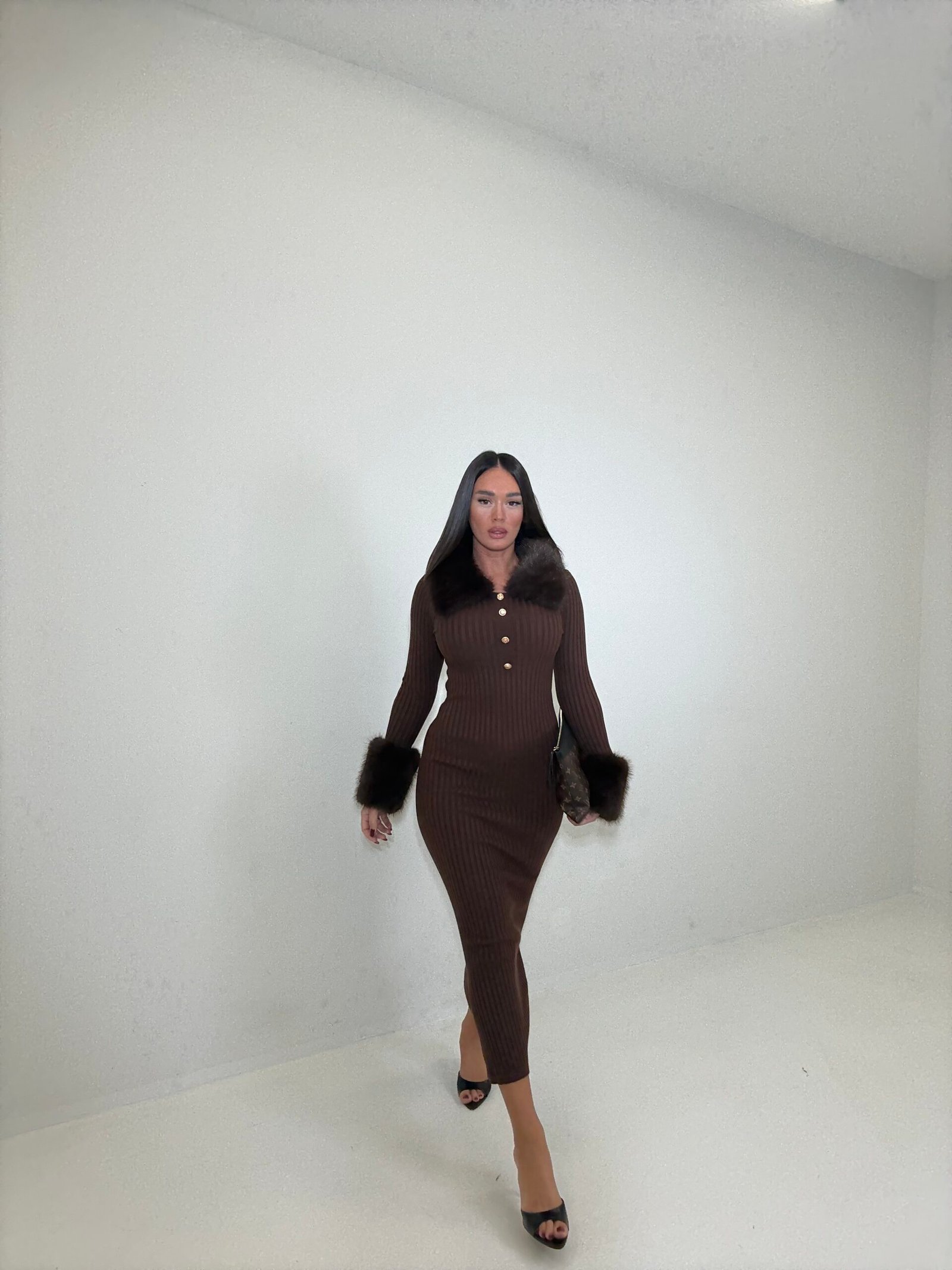 FUSTAN DEVE ME JAKË DHE MËNGË GËZOFI