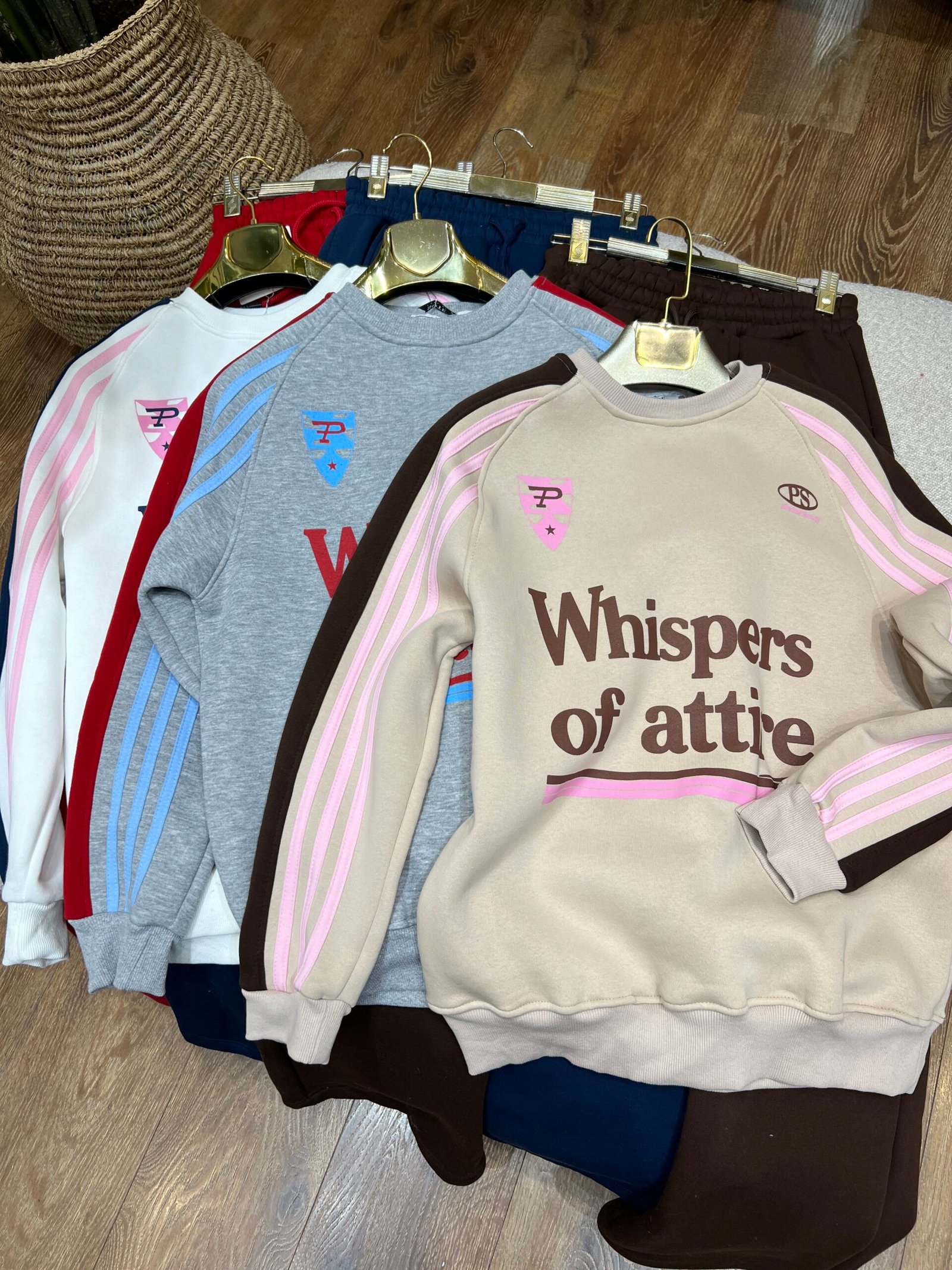 SET SPORTIV PAMBUKU ME PULOVËR “WHISPERS OF ATTIRE”