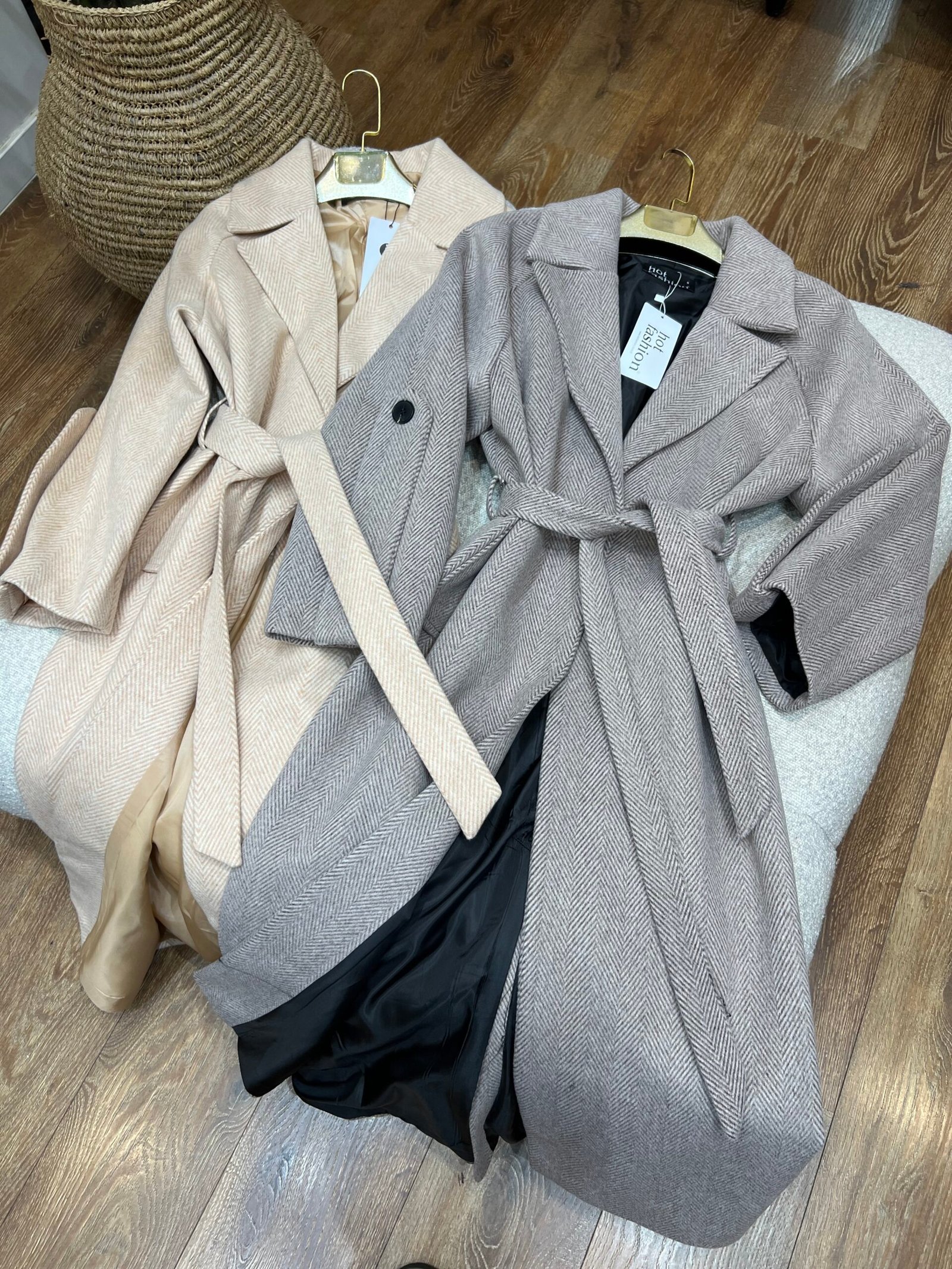 PALLTO E GJATE ME RRIP DHE FASHETA TEK DUART