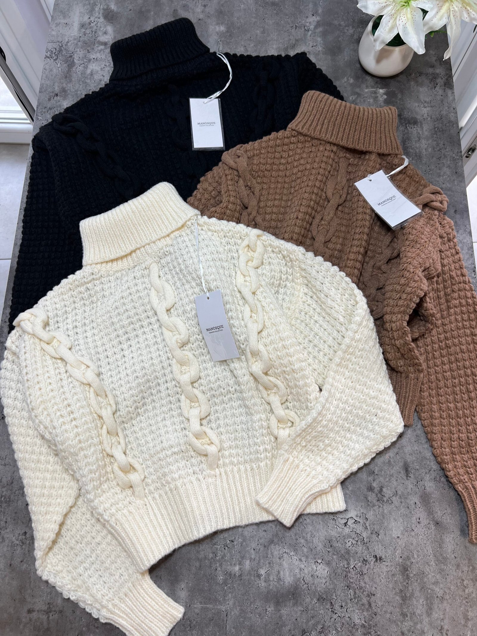 PULOVER E THURUR ME ZINXHIR DEKORATIV