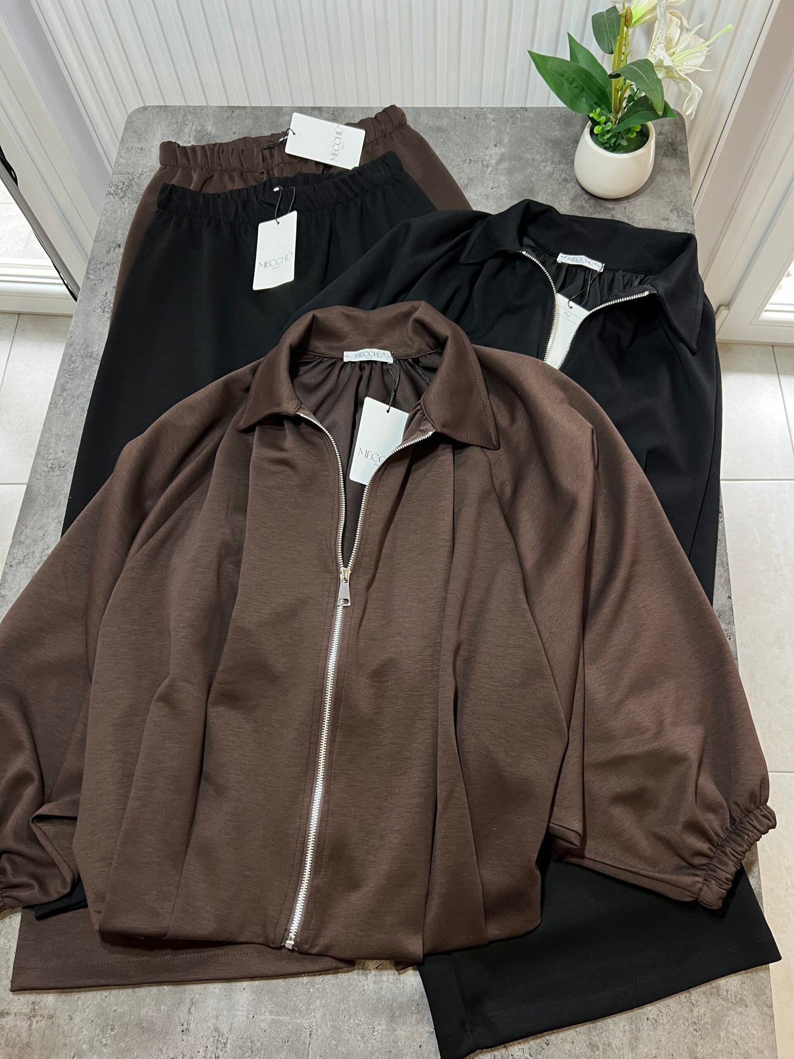 SET 2 PJESËSH ME XHAKETË DHE PANTALLONA TË GJERA