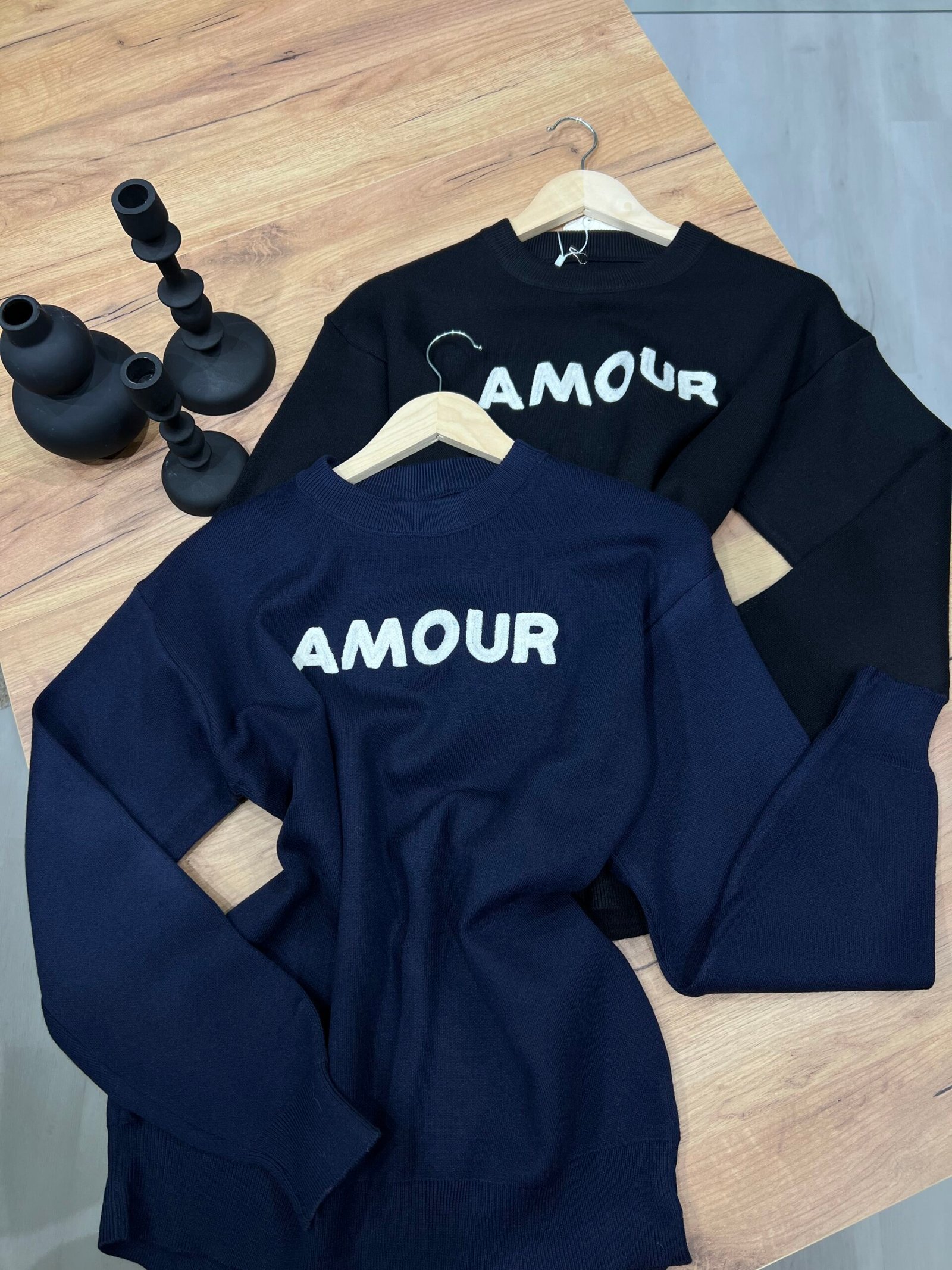 PULOVËR DEVE ME SHKRIM “AMOUR”