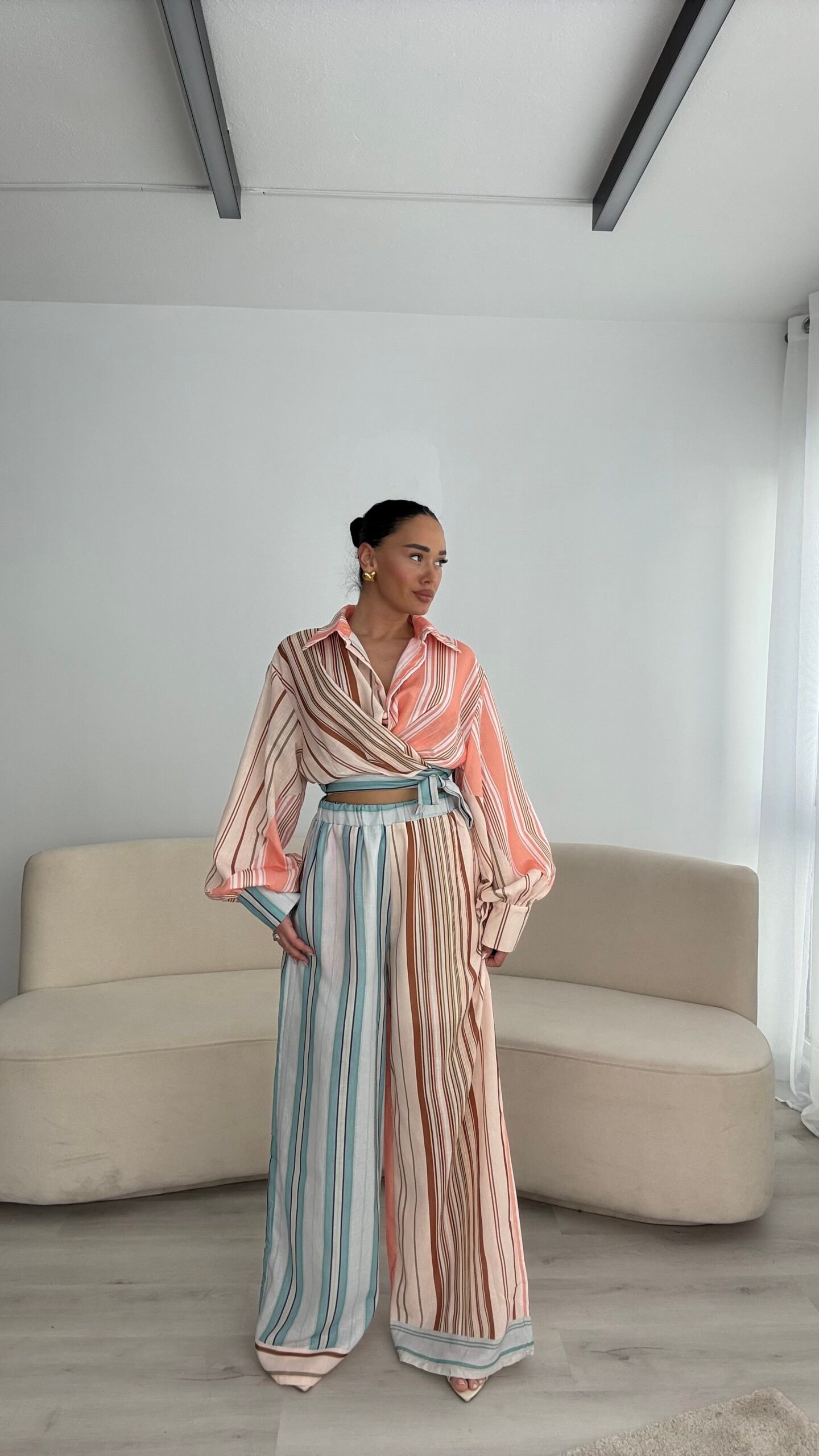 SET 2 PJESESH ME VIJA DHE PANTALLONA WIDE-LEG