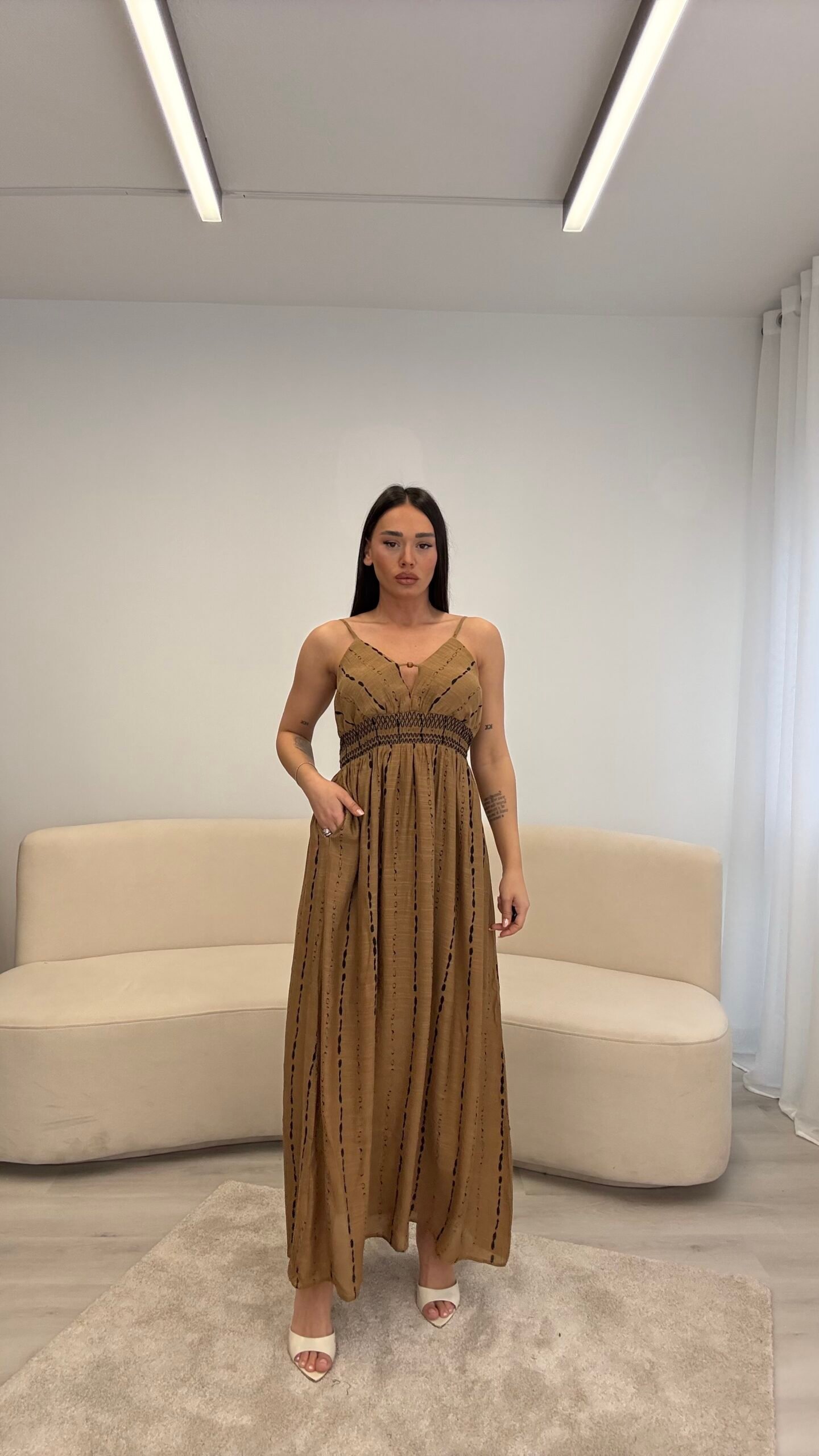 FUSTAN MAXI ME BEL TË THEKSUAR