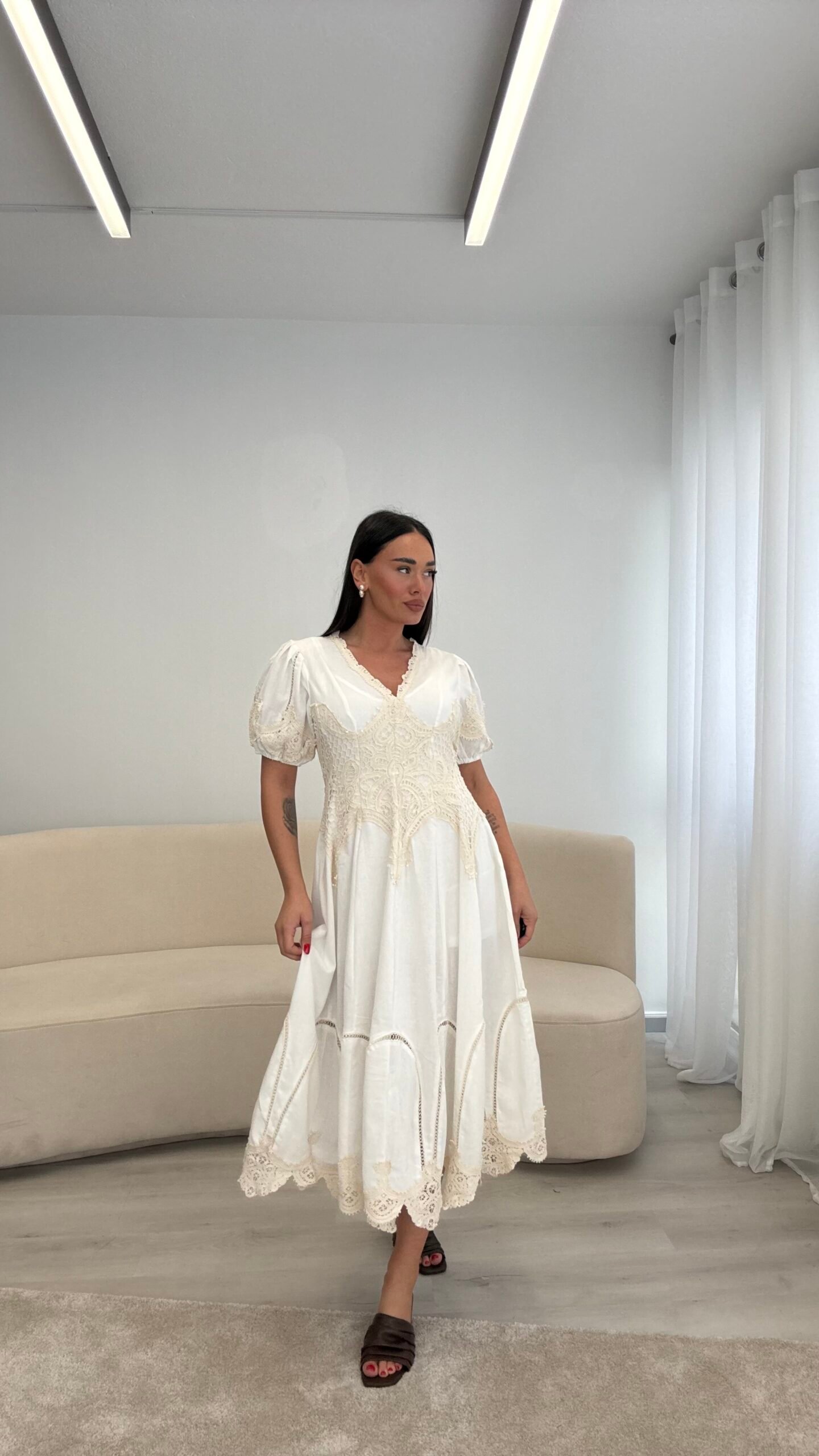 FUSTAN LINO ME DETAJ DANTELLE
