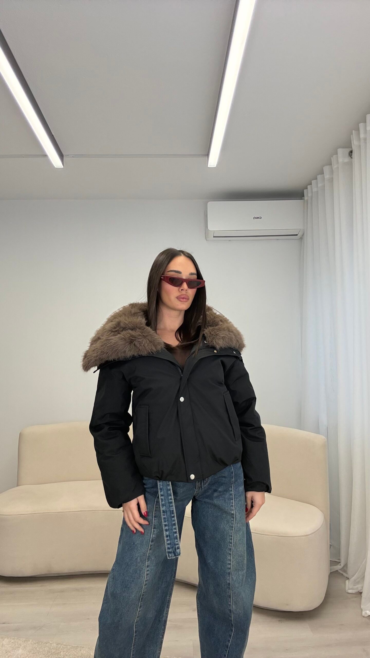 XHUP I SHKURTËR ME JAKË OVERSIZED PELLUSHI